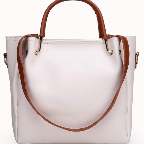 Hand bag with a set of 4Pcs - Picture 2 of 3